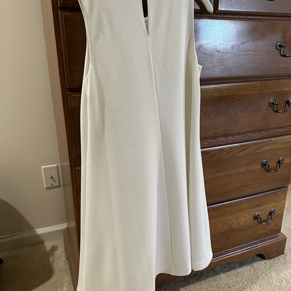 Beautiful A- line dress - Picture 5 of 9